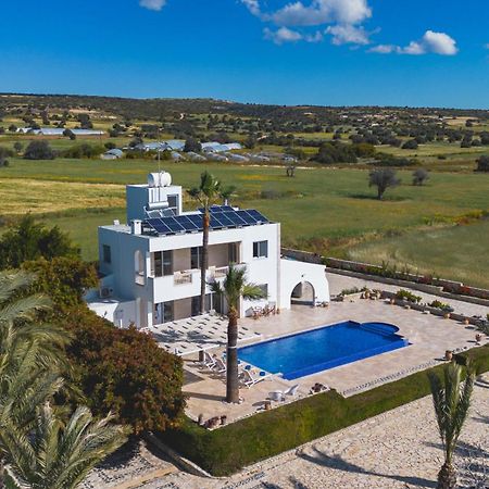 Villa Chrysta Agios Theodoros Buitenkant foto